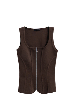 коричневый Трикотажный корсет из вискозы, выполненый плотной вязкой. Модель по фигуре, с вертикальными объемными вытачками, без рукавов, с квадратным вырезом горловины. Изделие имеет застежку на молнию по всей длине. Без подкладки.