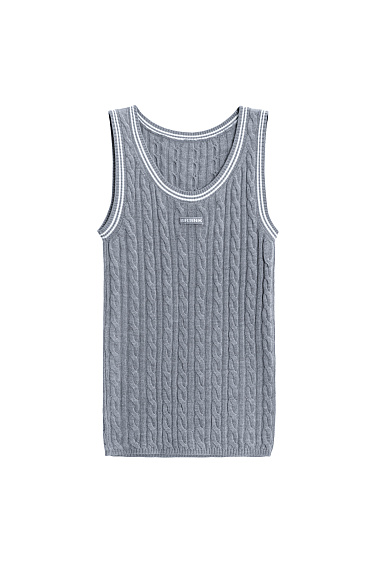 Трикотажная майка с косами 