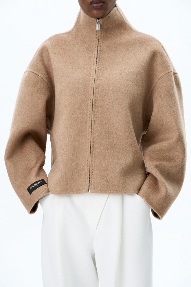 Укороченный жакет из шерсти