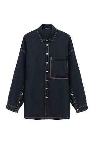 черный Льняная рубашка с накладным карманом на груди. Модель свободного силуэта с классическим отложным воротником, спущенной линией плеч и большим нагрудным карманом. Застежка на пуговицы. Изделие декорировано брендированным ярлыком на рукаве и пуговицами на манжетах рукавов.