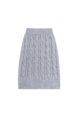 серый Трикотажная юбка длины мини с объемными косами из мягкой шерсти. Широкий эластичный пояс на кулиске. Дополнить образ можно джемпером в том же стиле.