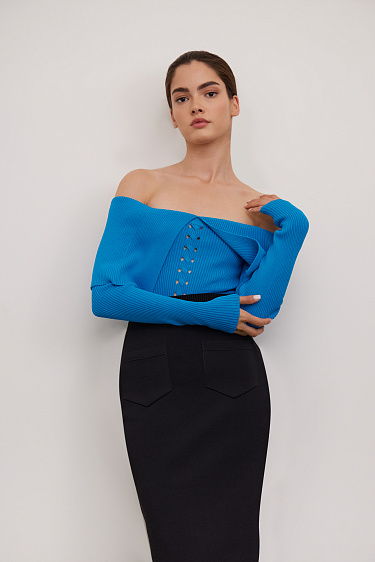 Топ с длинным рукавом и открытой линией плеч