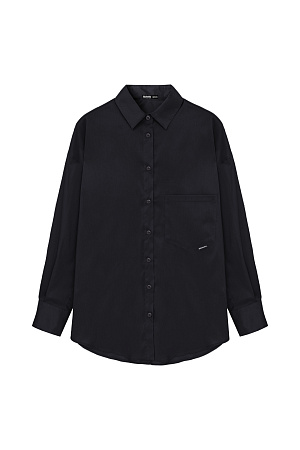 черный Рубашка oversize с накладным карманом и брендированным ярлыком. Модель свободного силуэта, длинные рукава с манжетами и асимметричный нижний край.