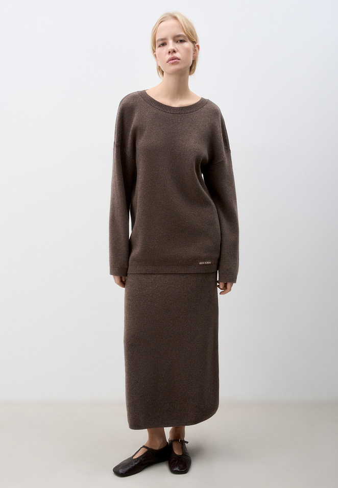 Джемпер с вырезом на спине