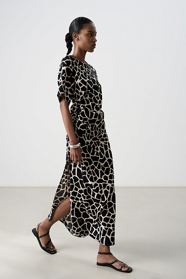 Платье с анималистичным принтом