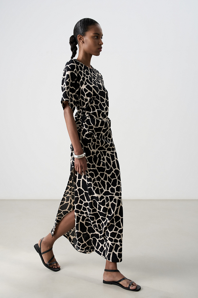 Платье с анималистичным принтом