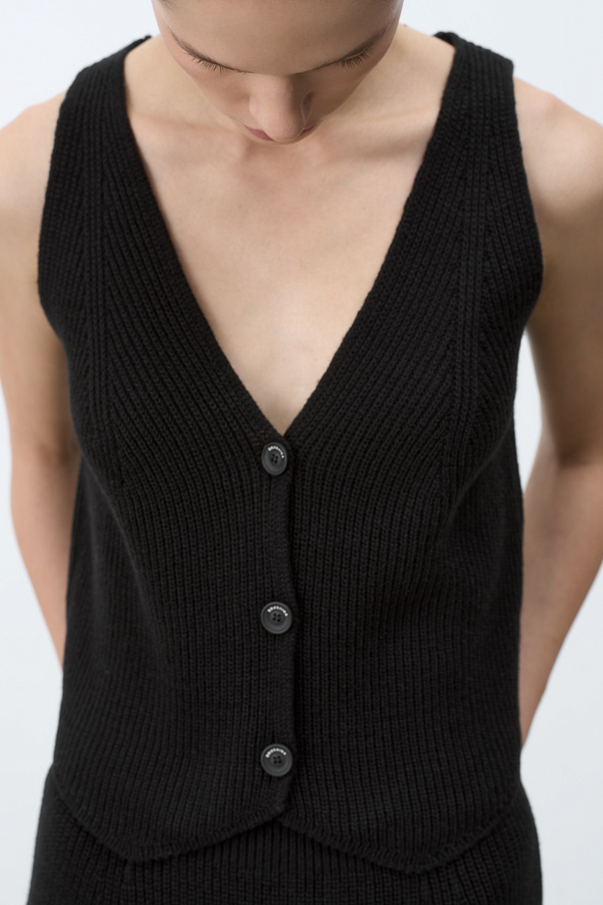Трикотажный жилет из шерсти 