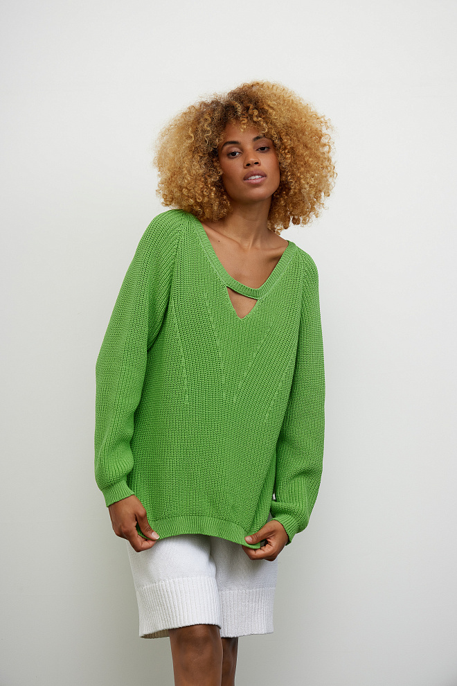 Джемпер из хлопка с вырезом