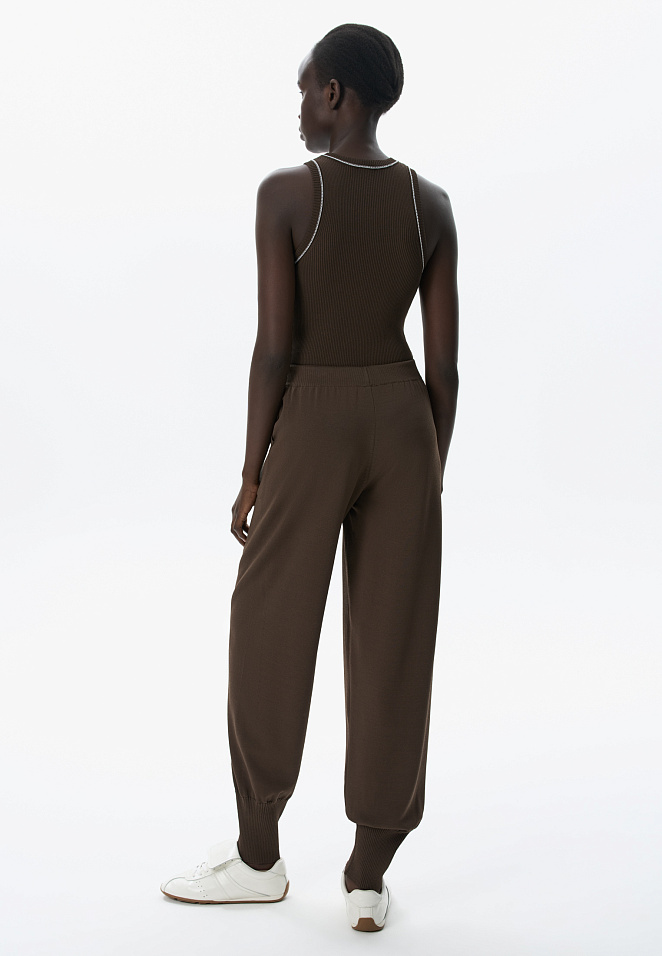 Трикотажные брюки в спортивном стиле