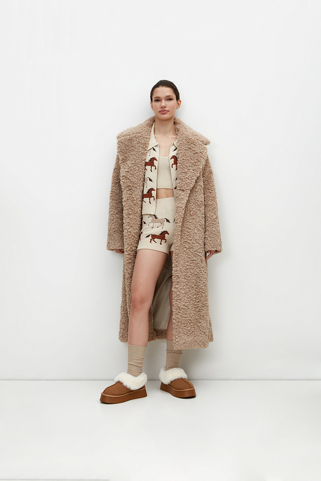 Двубортная шуба из экомеха