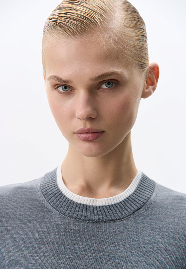 Джемпер с манжетами и воротничком