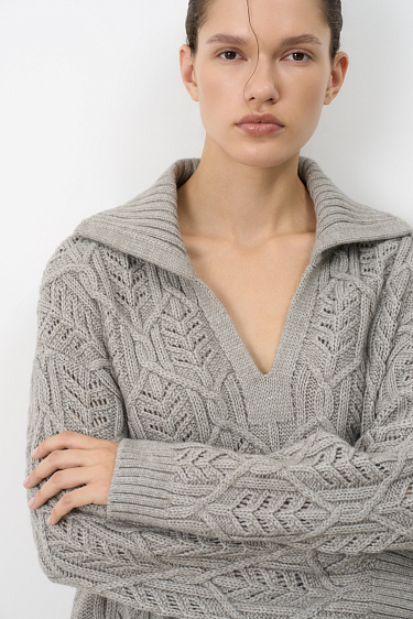 Ажурный джемпер с воротником