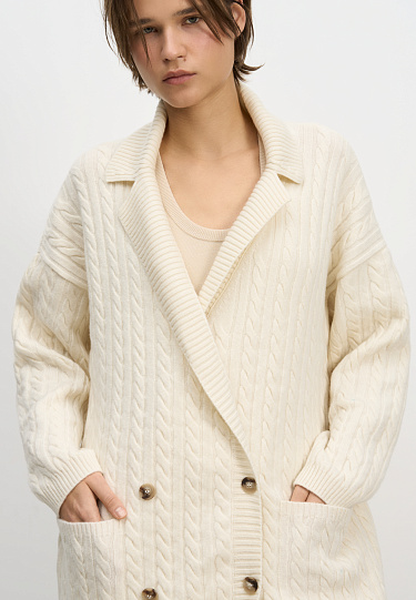 Кардиган с объемными косами