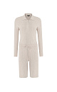Трикотажный комбинезон из шерсти с добавлением кашемира. Верхняя часть изделия выполнена с длинным рукавом и отложным воротником, Застежка на молнию. Нижняя часть - представляет собой шорты на кулиске с боковыми карманами. 