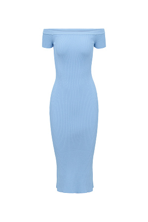 голубой Трикотажное платье из вискозы. Модель приталенного силуэта длины миди, с открытой линией плеч и разрезом сзади.