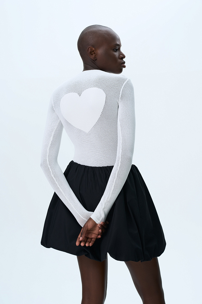 Лонгслив с сердцем на спине