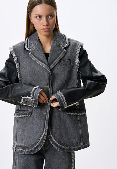 Джинсовый жакет с деталями из экокожи
