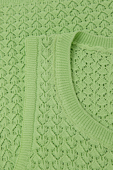 Трикотажный топ с ажурным рисунком