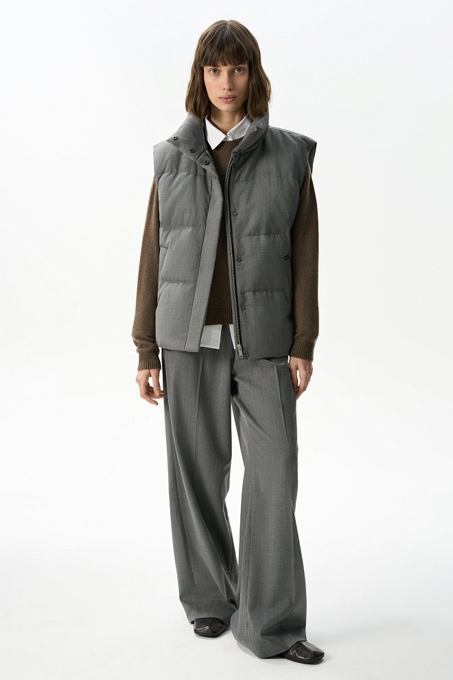 Широкие брюки свободного кроя