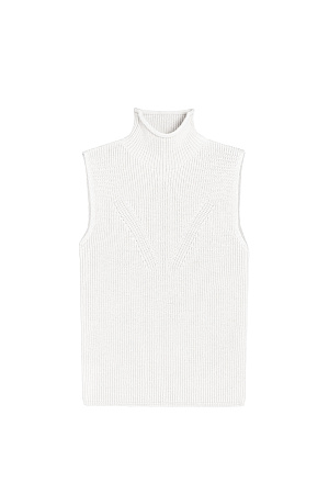 белый Трикотажный жилет из шерсти с добавлением акрила. Модель прямого силуэта, без рукавов, с декоративными сбавками на груди и высоким воротником с валиком. Дополнить образ можно юбкой в таком же стиле.