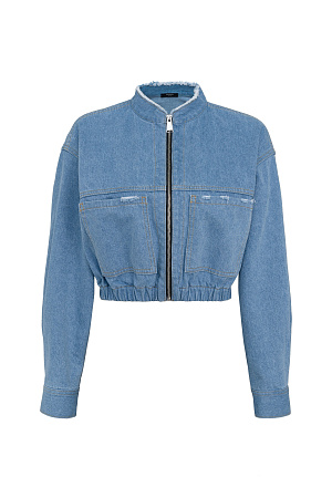 голубой Джинсовый бомбер с накладными карманами. Модель свободного силуэта со спущенной линией плеча и брендированным ярлыком на спине. Манжеты на пуговицах.