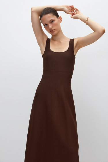 Трикотажное платье миди 