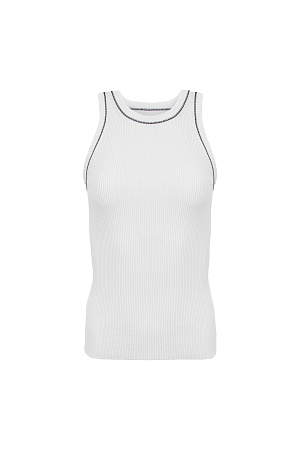 белый Трикотажный топ из вискозы в рубчик. Модель приталенного силуэта, без рукавов и круглым вырезом горловины. Изделие декорировано строчкой контрастного цвета.