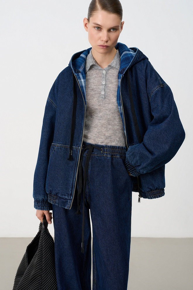 Джинсовая куртка с капюшоном на кулиске