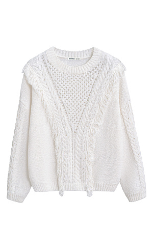 белый Трикотажный джемпер изо льна с добавлением хлопка. Модель свободного силуэта со спущенной линией плеча и круглым вырезом горловины. Изделие декорировано вывязанными крупными косами и длинной бахромой. Края изделия выполнены в рубчик.