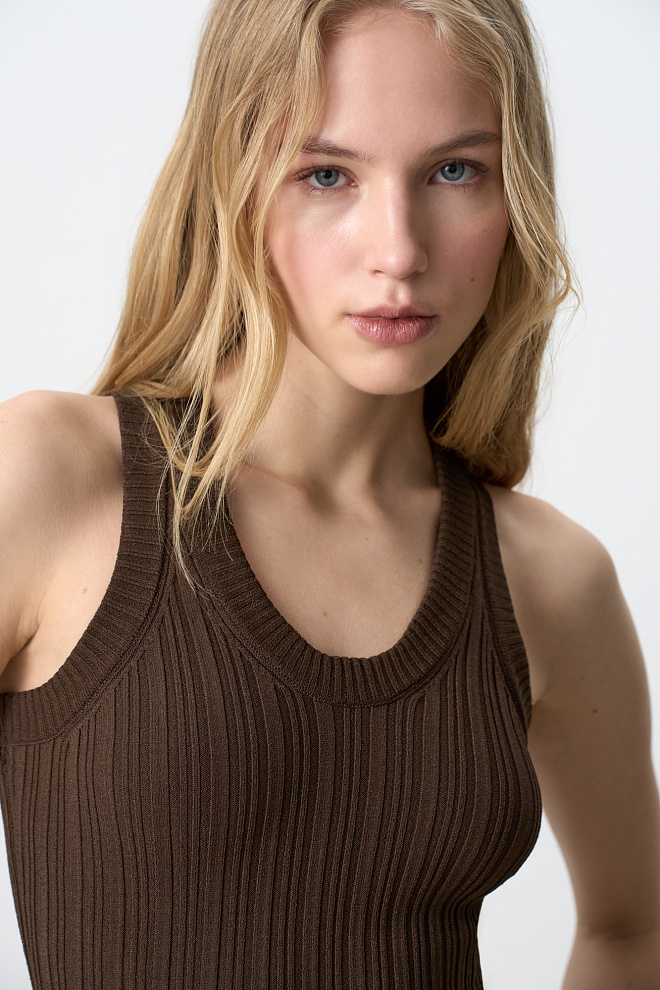 Трикотажное платье миди из вискозы