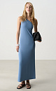 Платье длины макси из модала. Модель свободного кроя, с асимметричным верхом и перекрученной лямкой на одно плечо.