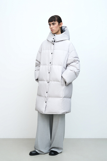 Утепленный пуховик с капюшоном 