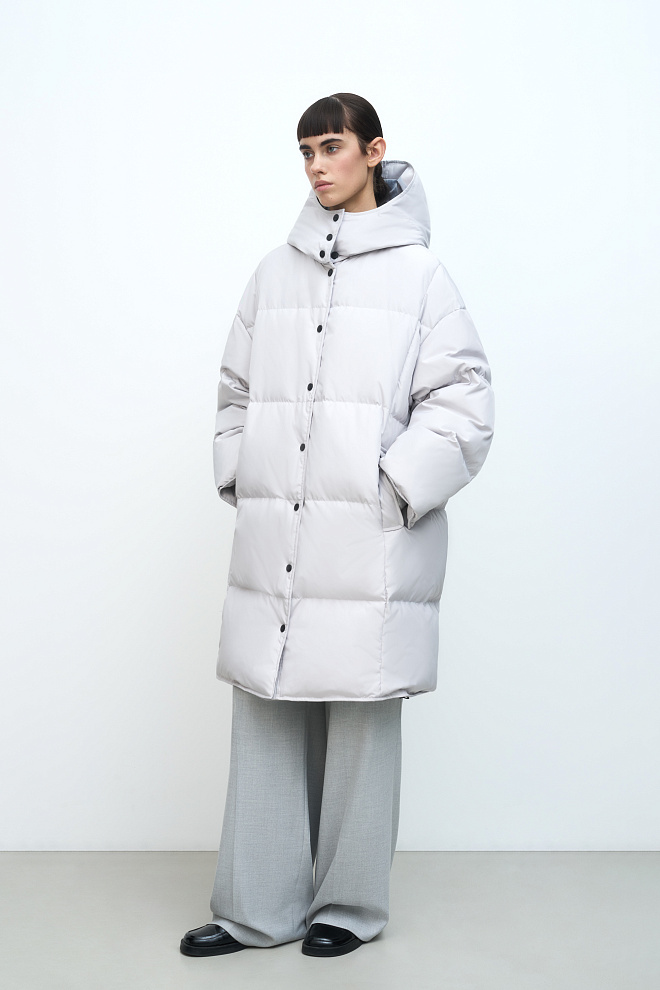 Утепленный пуховик с капюшоном 