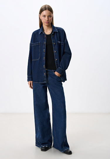 Джинсовая рубашка с большими карманами