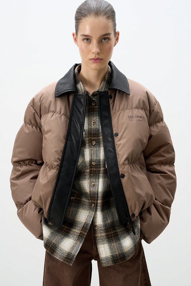 Пуховик с отложным воротником из экокожи